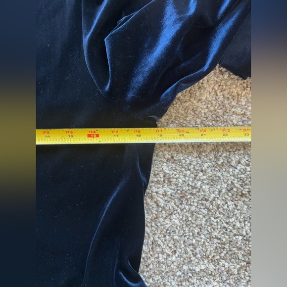 Gorgeous Navy Velvet Tiered V-Neck Tunic Dress. Size Large. Long Sleeves. - Picture 7 of 8